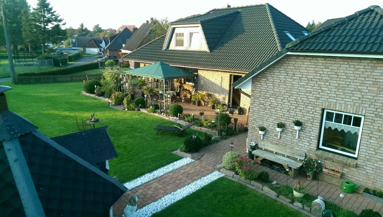 5-Sterne Ferienwohnung-Treeneblick Schwabstedt Exterior foto